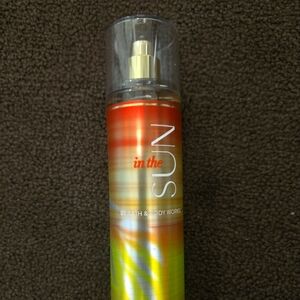 Bath & Body Works In The Sun 8 Fl Oz Fragrance Body Spray *DISCONTINUED SCENT*